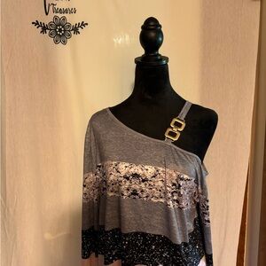 Women’s one shoulder long sleeved striped t shirt with gold hardware –Size XXL